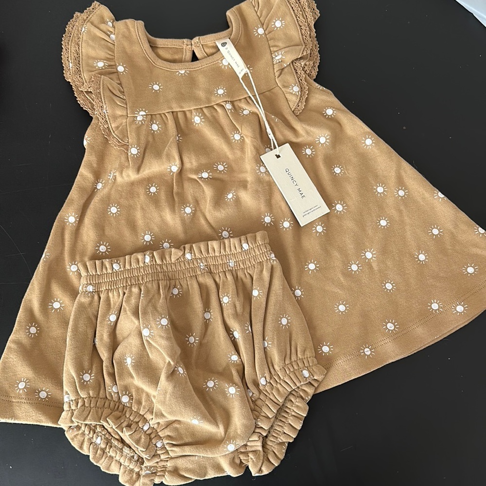 Sunshine Honey Quincy Mae outfit